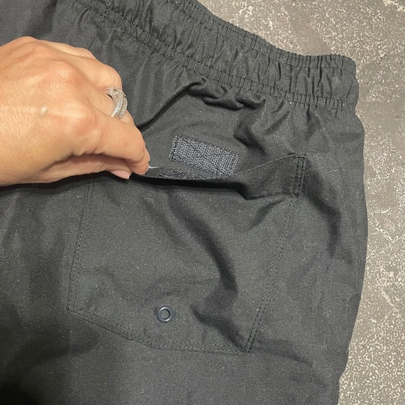 🆕 Mens Old Navy Black Swim Trunks - Size S - Picture 3 of 9